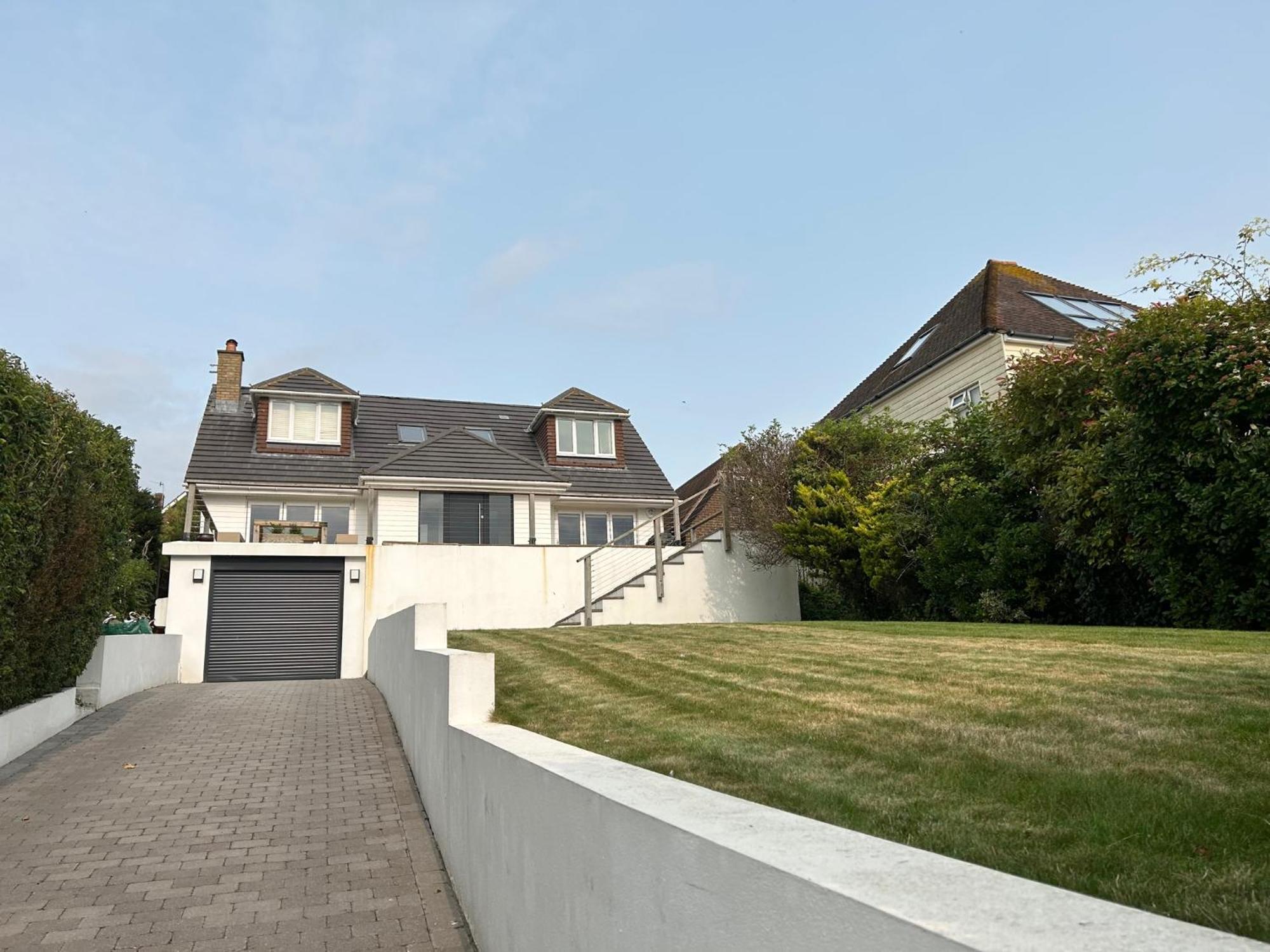 Sanctuary By The Sea With Large Room Including Lounge, Bathroom, Direct Garden Access & Free Parking Brighton Exterior photo
